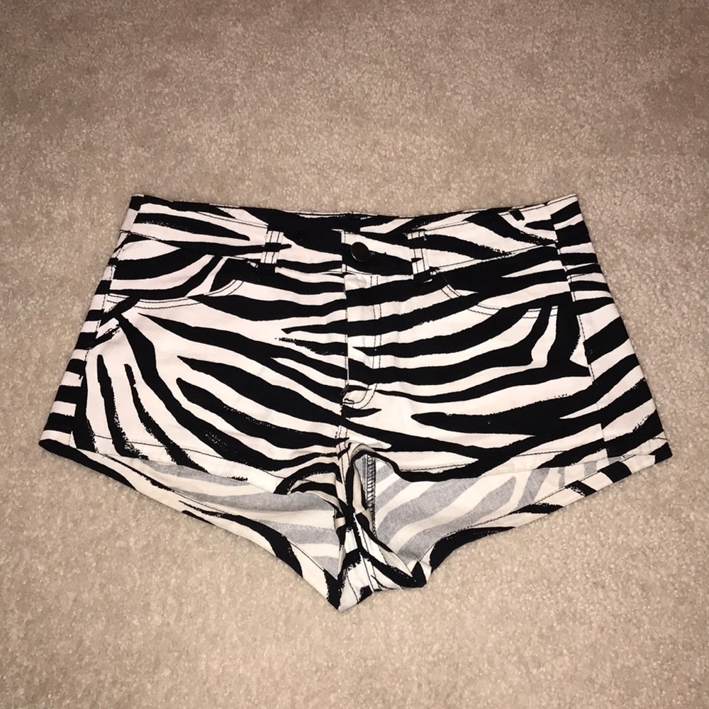 Zebra H&M hotpants